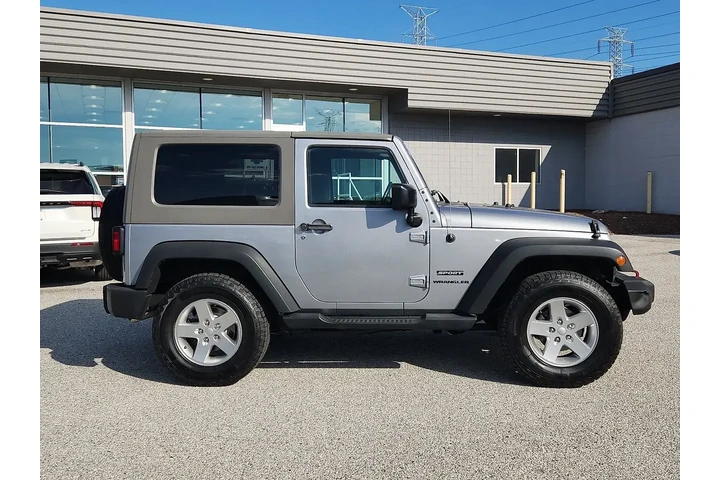 $17995 : Jeep Wrangler 2016 4x4 Sport image 5