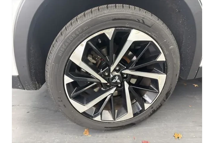 $14632 : Mitsubishi Outlander 2022 AW image 10