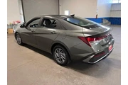$20947 : Hyundai ELANTRA 2024 SEL 4dr thumbnail