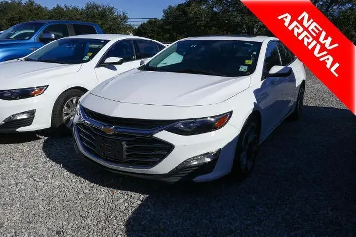 $16281 : Chevrolet Malibu 2023 LT 4dr image 1