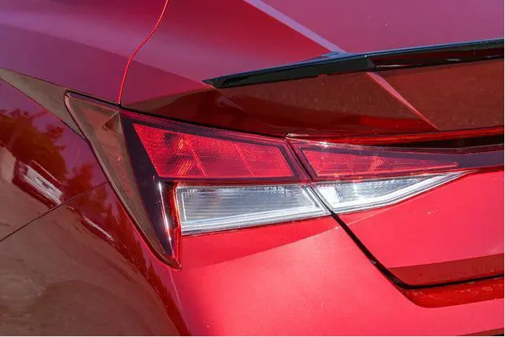 $20000 : Hyundai ELANTRA 2025 SEL Spo image 8