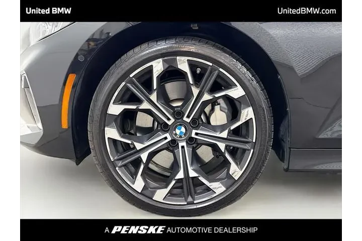 $37495 : BMW 3 Series 2025 AWD 330i x image 2