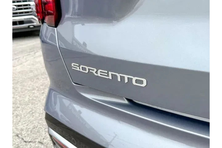 $26322 : Kia Sorento 2023 S 4dr SUV image 8