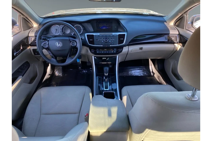 $21762 : Honda Accord 2016 LX 4dr Sed image 10