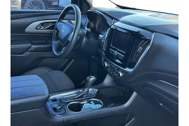 $16899 : Chevrolet Traverse 2020 LS 4 image 7