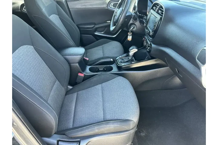 $8824 : Kia Soul 2020 S 4dr Crossove image 9