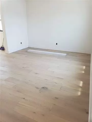 HARDWOOD FLOORS image 6