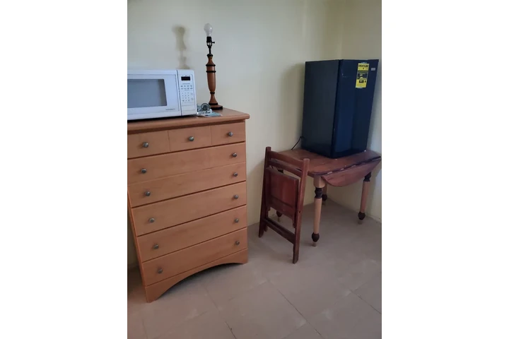 $750 : Alquilo cuarto en N. Miami Bch image 4