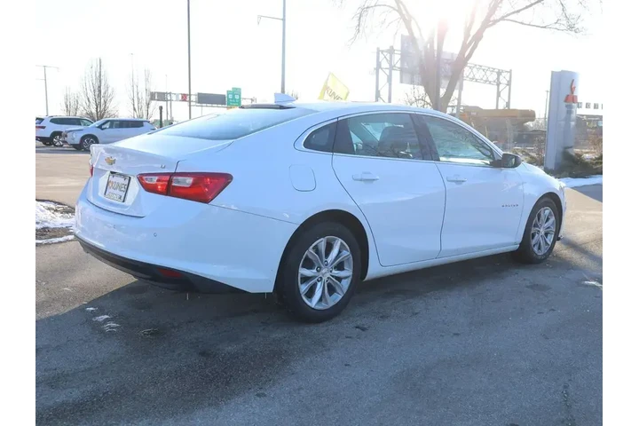 $16277 : Chevrolet Malibu 2024 LT 4dr image 9