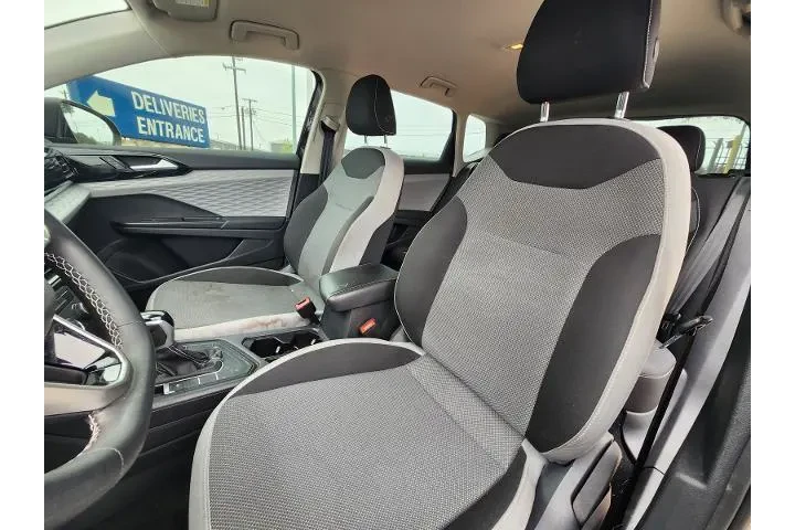 $14499 : Volkswagen Taos 2022 S 4dr S image 7