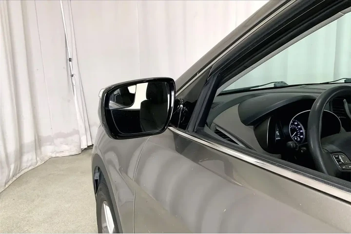 $10051 : Hyundai SANTA FE Sport 2018 image 9