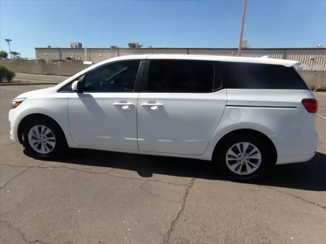 $6500 : 2017 Kia Sedona L Minivan image 3