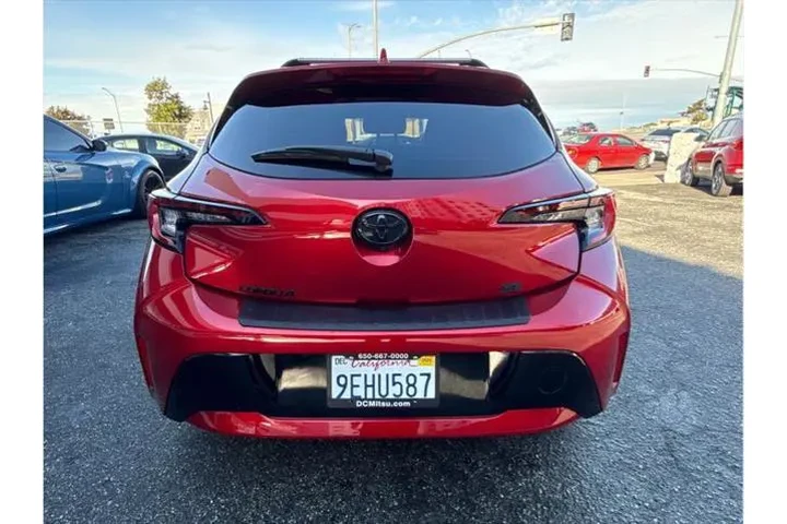 $25498 : Toyota Corolla Hatchback 202 image 7