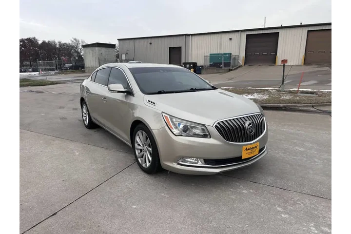 $11900 : 2015 LaCrosse Leather image 9