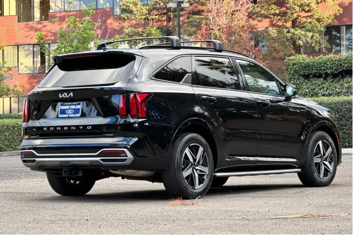 Kia Sorento 2022 S 4dr SUV image 3