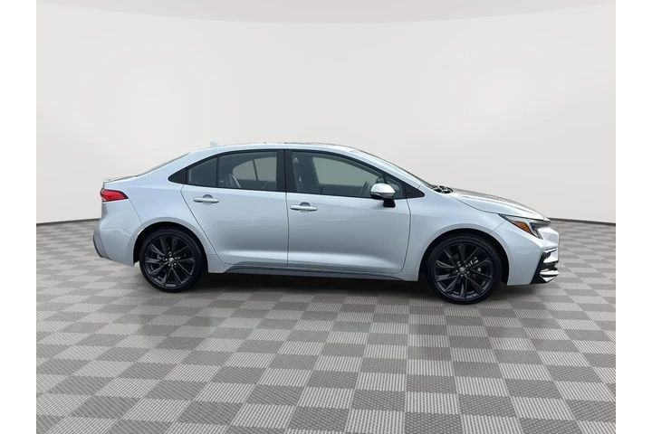 $25000 : Gold Certified 2024 Corolla SE image 6