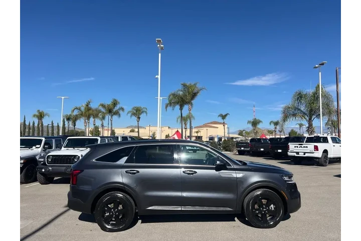 $20940 : Kia Sorento 2022 LX 4dr SUV image 9