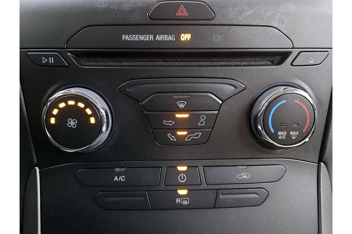 $13998 : Ford Edge 2017 AWD SE 4dr Cr image 8