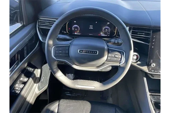 $38946 : Jeep Wagoneer 2022 4x4 Serie image 10