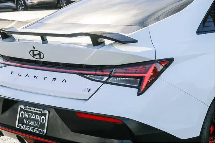 $32020 : Hyundai ELANTRA N 2025 4dr S image 9