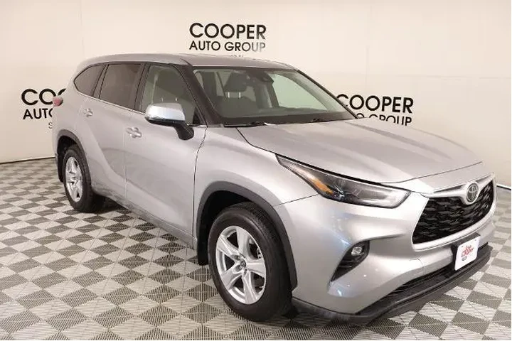 $28600 : Toyota Highlander 2023 AWD L image 1