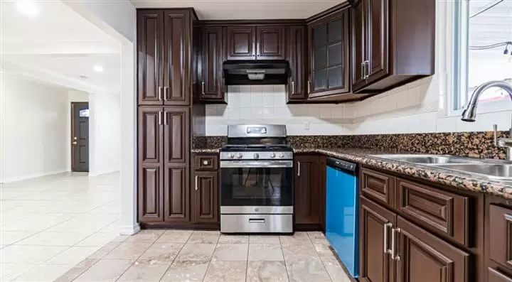 $2600 : Completely remodeled image 2