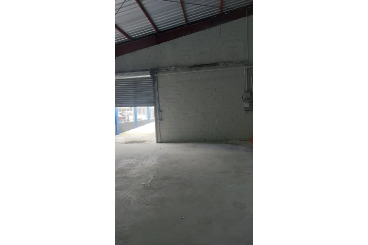 $4200 : Arriendo Nave de 700 m2 image 4