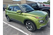 $17977 : Hyundai VENUE 2024 SEL 4dr C thumbnail