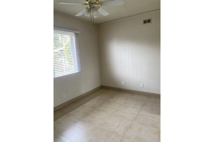 $800 : Se renta recamara image 6