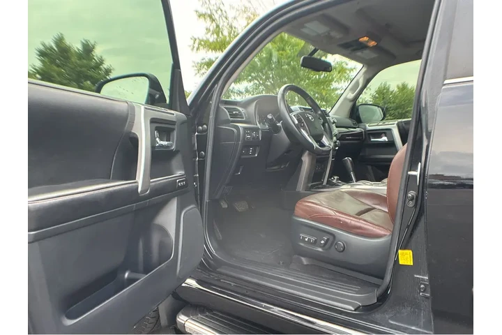 $23500 : 2015 4Runner image 2