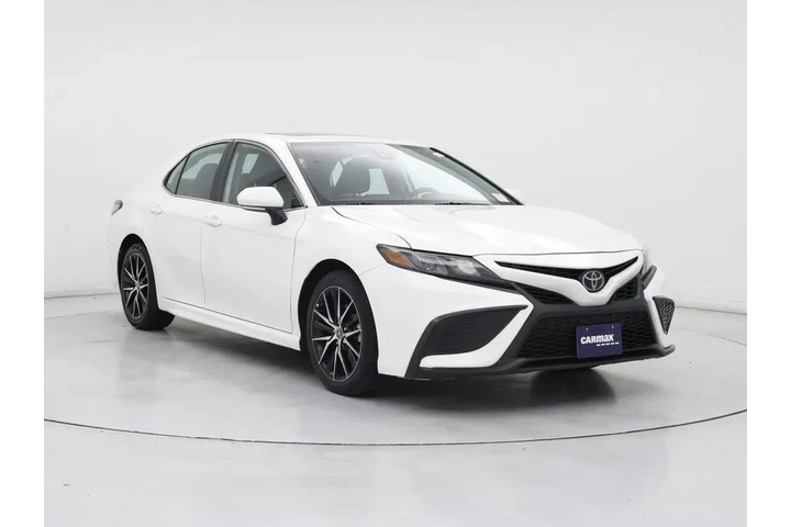 $26998 : Toyota Camry 2024 SE 4dr Sed image 1