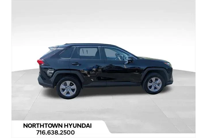 $35140 : Toyota RAV4 2025 AWD XLE 4dr image 8