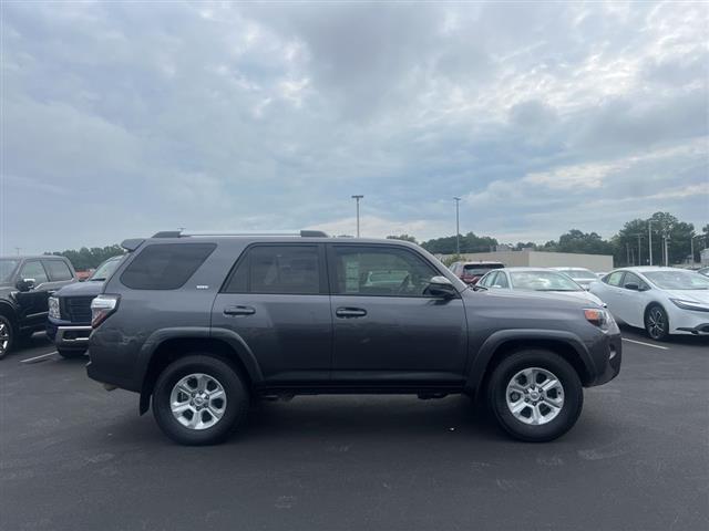 $36315 : PRE-OWNED 2023 TOYOTA 4RUNNER image 8