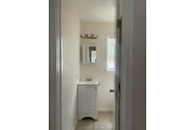 $1000 : Lovely Apartment For Rent thumbnail