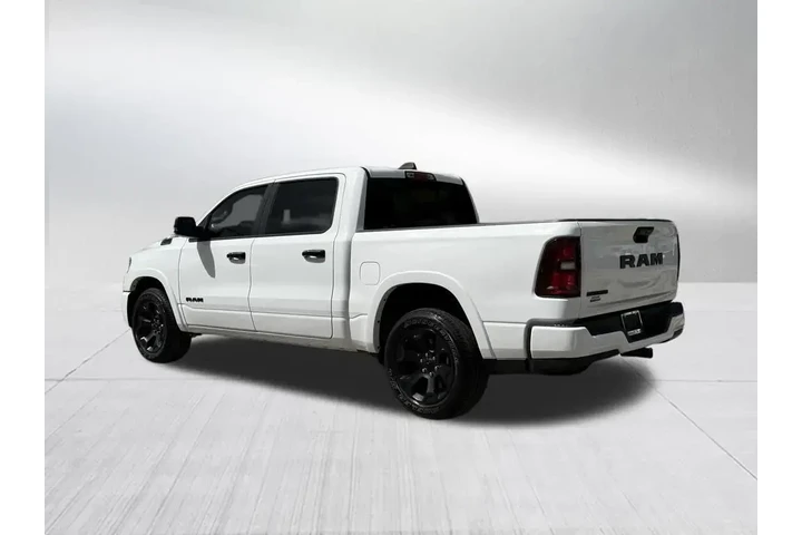 $39977 : Ram 1500 2025 4x2 Big Horn 4 image 9