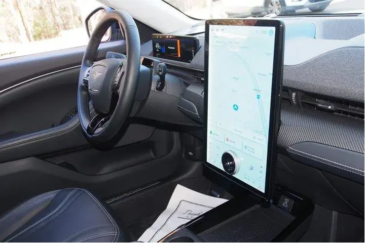 $29920 : Ford Mustang Mach-E 2023 Pre image 10