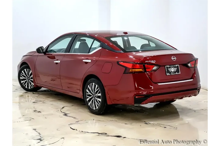 $21995 : Nissan Altima 2023 2.5 SV 4d image 10