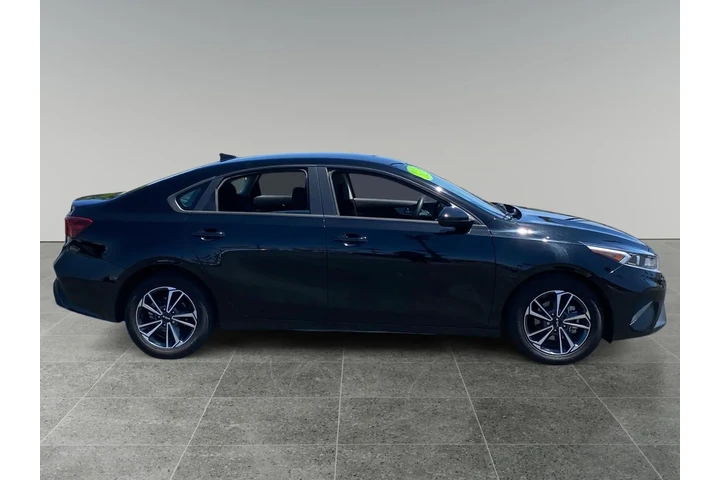 $19723 : Kia Forte 2023 LXS 4dr Sedan image 6