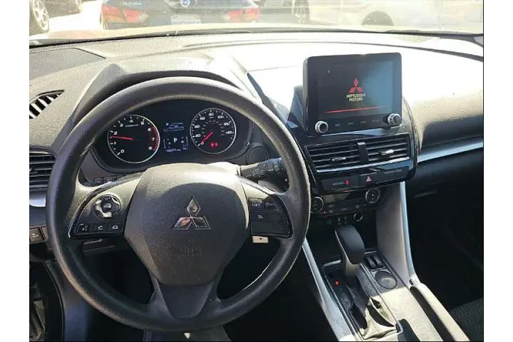 $13995 : Mitsubishi Eclipse Cross 202 image 1