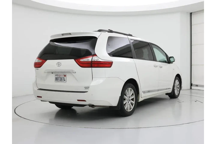 $26998 : Toyota Sienna 2017 AWD XLE 7 image 8
