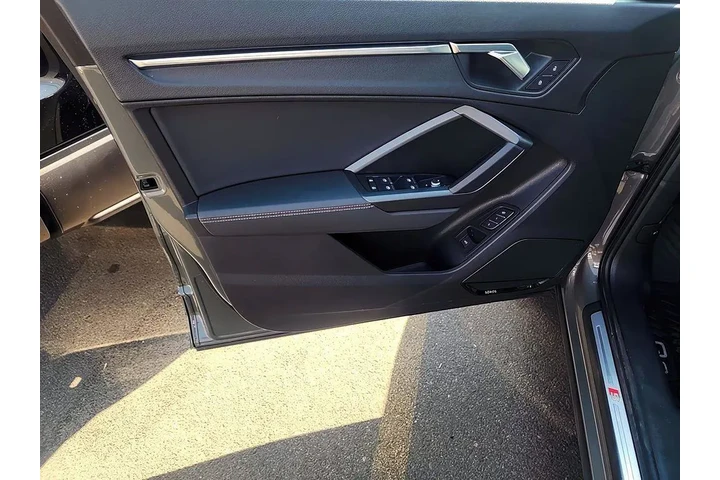 $29876 : Audi Q3 2022 AWD quattro S l image 6