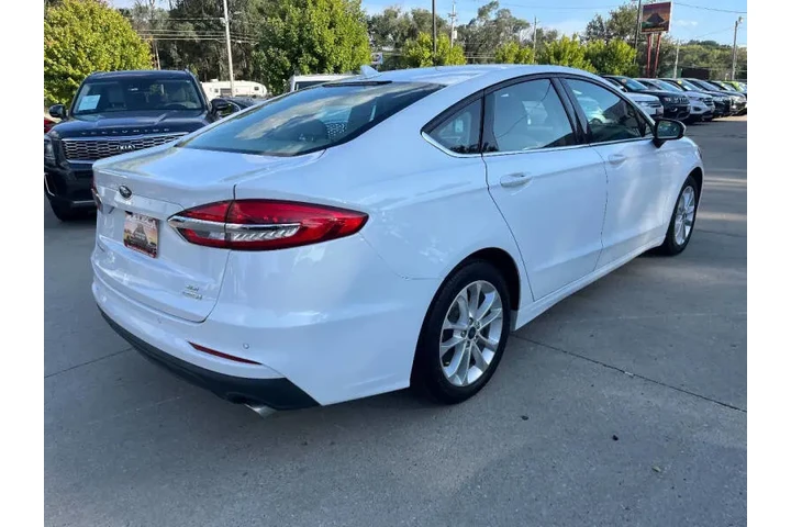 $10950 : 2019 Fusion SE image 5