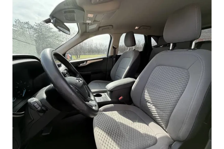 $5999 : 2020 Escape SE image 10