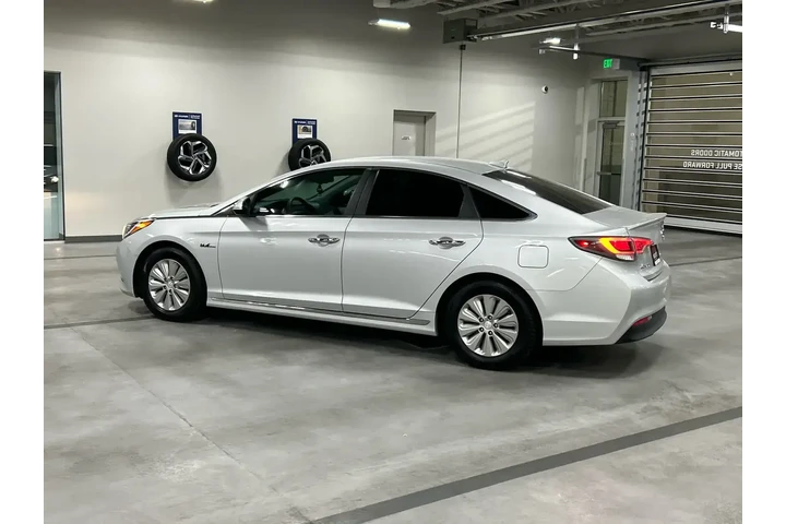 $11882 : Hyundai SONATA Hybrid 2016 S image 4