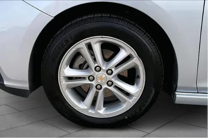 $12760 : Chevrolet Cruze 2017 LT Auto image 10