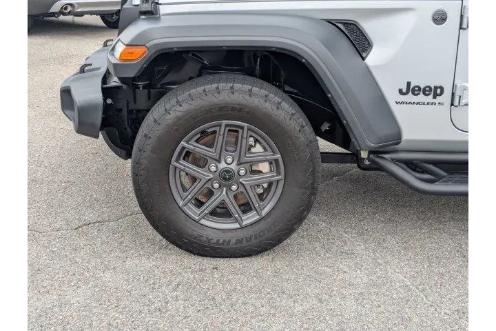 $31995 : Jeep Wrangler 2024 4x4 Sport image 10