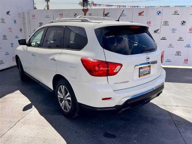 $12995 : Used 2018 Pathfinder FWD SV f image 5