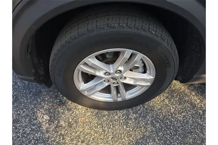 Ford Explorer 2020 XLT 4dr S image 8