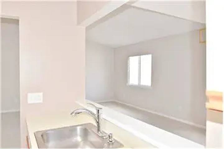 $2200 : Rental property with 2 bedro image 6