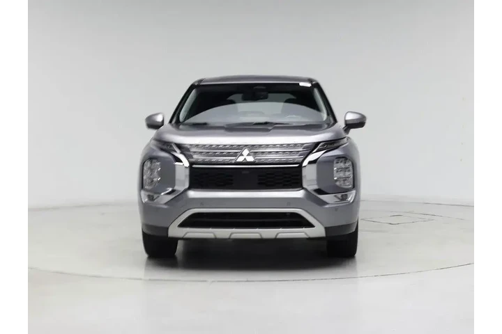 $27998 : Mitsubishi Outlander 2024 SE image 5